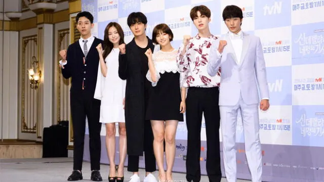 Park So Dam y Naeun formaron parte del elenco de "Cinderella and Four Knights" junto a Jung Il Woo, Ahn Jae Hyun y Lee Jung Shin.