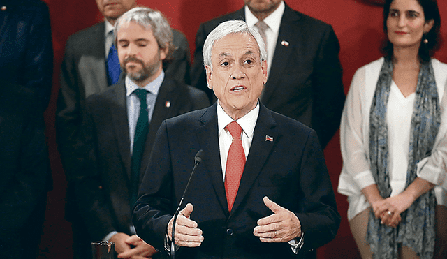 Sebastián Piñera llama a una nueva Constitución en medio de protesta popular