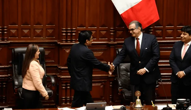 Interpelación al ministro VIcente Zeballos por el caso 'Goro'. Foto: Jorge Cerdán.