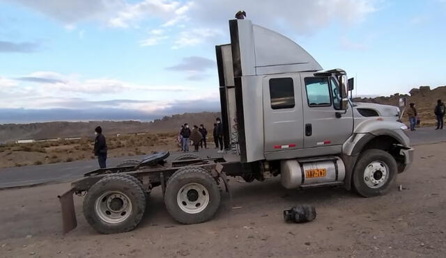 Camión con 200 balones de gas explotó en la carretera Arequipa -Puno
