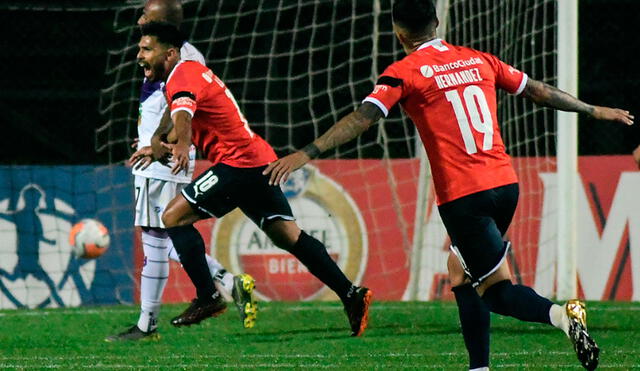 Independiente venció a Fénix a domicilio por los octavos de la Copa Sudamericana. Foto: AFP.