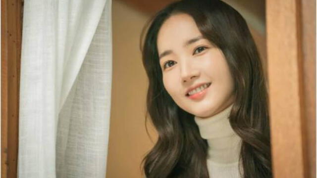 Park Min Young como Mok Hae Won de I’ll Go to You When the Weather Is Nice.