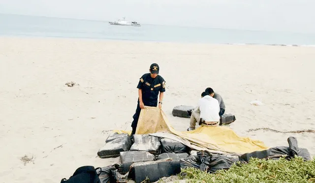 Policía descubre 700 kilos de cocaína ocultos en tres playas de Los Órganos