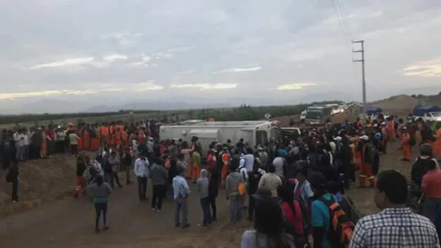 Despiste de bus deja un muerto y 15 heridos en Olmos 