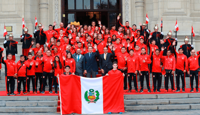 Martín Vizcarra premió a medallistas peruanos en Juegos Suramericanos