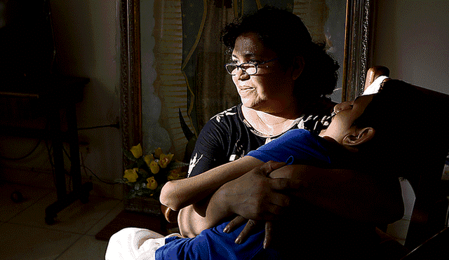Migraciones responde a madre que denunció discriminación a niño con discapacidad severa