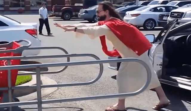 Facebook: "Jesús" aparece en supermercado y realiza noble acción [VIDEO]