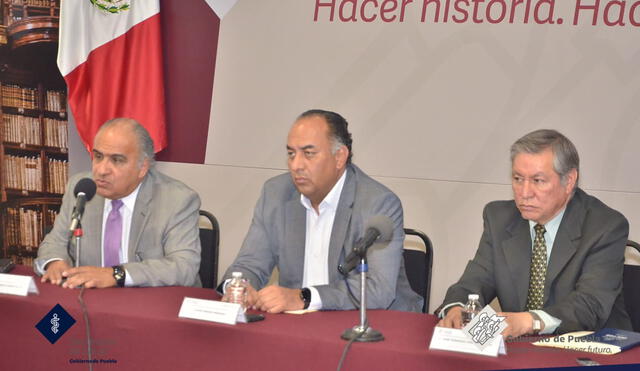 El secretario de Salud del estado de Puebla brindó una conferencia de prensa para hablar sobre los casos confirmados de COVID-19. (Foto: Twitter)