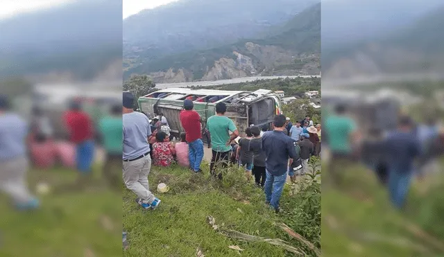 Accidente. Bus rodó al fondo de un abismo de 30 metros.