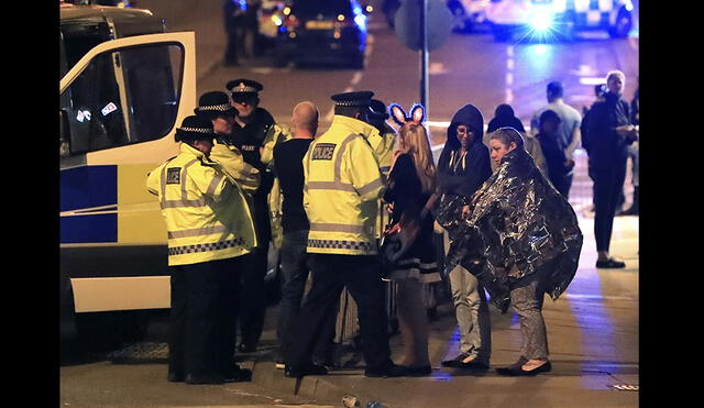 Los dramáticos momentos vividos en Manchester por explosión durante concierto de Ariana Grande [FOTOS]