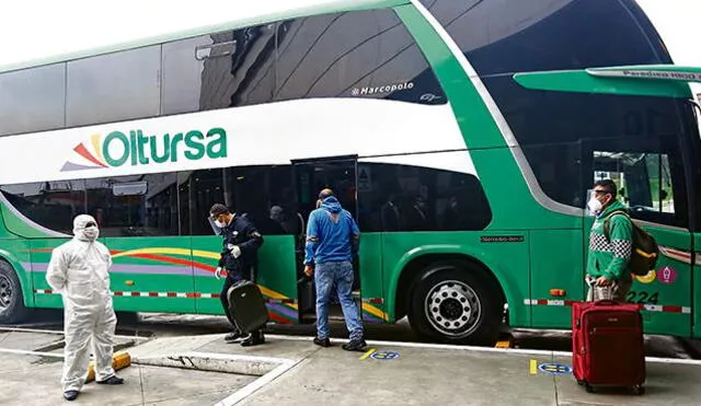 MTC: pasajeros de buses interprovinciales podrán viajar juntos solo si hay una barrera vertical entre asientos