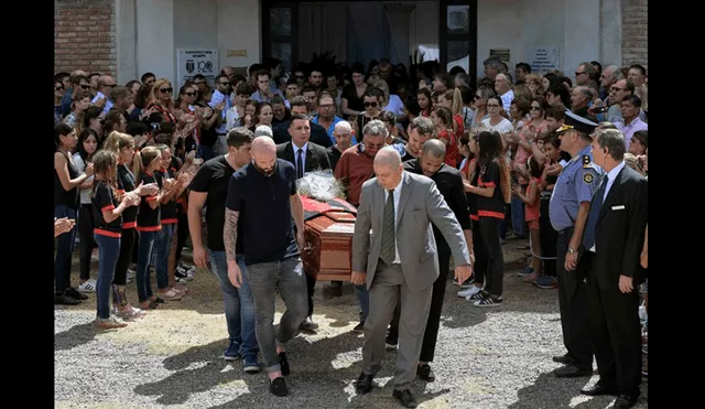 Emiliano Sala: ‘Nala’, su mascota aparece en el velatorio para despedirse [FOTOS]