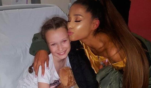 Ariana Grande visitó a víctimas del atentado de Manchester [FOTO]