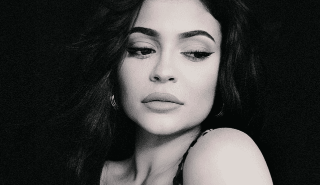 Kylie Jenner deja ver de más al posar en prendas íntimas [VIDEO]