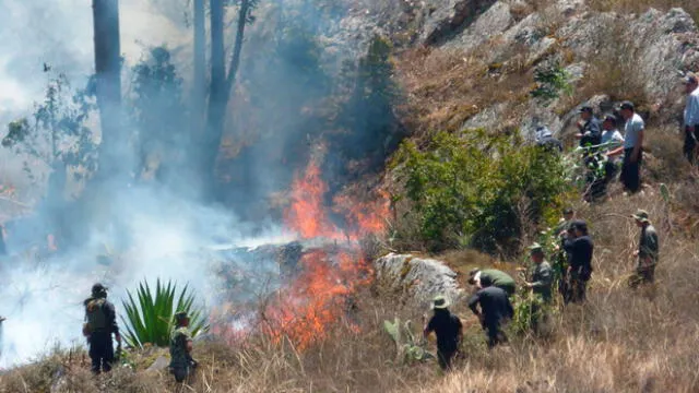 Cajamarca: Incendio forestal amenazó el cuartel del Ejército [VIDEO]
