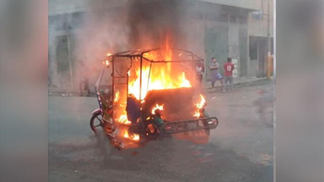 Vecinos quemaron mototaxi que sería utilizada por delincuentes para cometer robos. (Foto: La República)