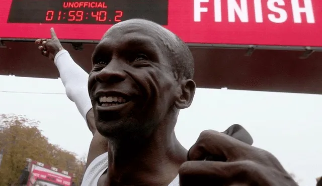 El atleta keniata logró un nuevo registro en un certamen organizada, especialmente, para batir el récord en la prueba de 42 kilómetros.