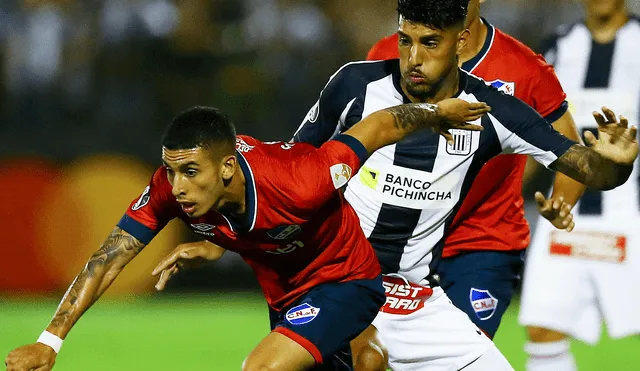 Alianza Lima cambia el diseño de sus escudo para promover el aislamiento social.