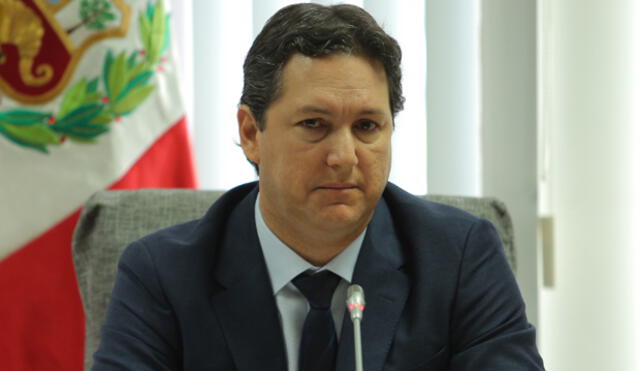 Fujimorista Daniel Salaverry recomendó al ministro Vizcarra a renunciar antes de una censura