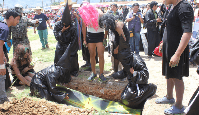 Cajamarca guarda luto por el entierro del Ño Carnavalón