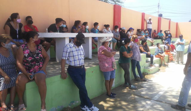 Los pobladores realizaron un plantón en los exteriores de la empresa Savia Perú. Foto: Internet