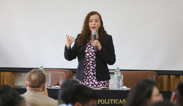 Rosa Bartra: “Claro, el Congreso tiene la culpa de todo, el pueblo nunca” [VIDEO] 