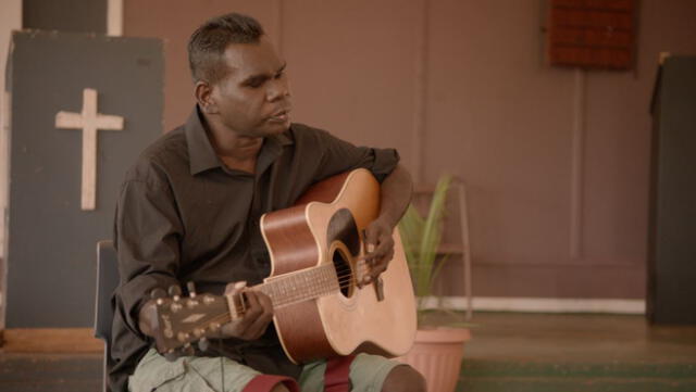 Cantante indígena australiano Geoffrey Gurrumul Yunupingu.