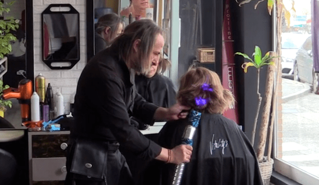 YouTube viral: estilista corta el cabello de sus clientes al estilo de Star Wars [VIDEO]