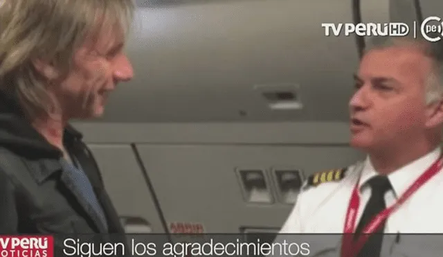 Rusia 2018: Ricardo Gareca fue sorprendido por tripulación de avión tras clasificar al Mundial [VIDEO]