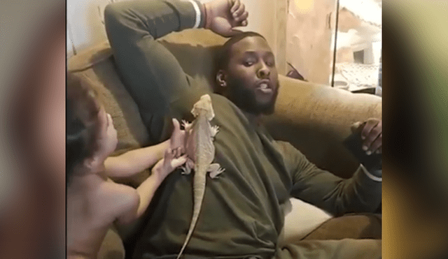 YouTube viral: la hilarante reacción de un papá, luego de que su hijo le coloque un reptil en el cuerpo