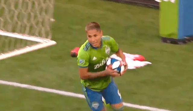 Raúl Ruidiaz marcó su octavo gol en la actual temporada de la MLS con el Seattle Sounders. | Foto: Fox Sports