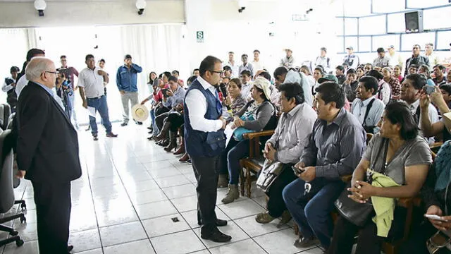 Arequipa: Alcalde Omar Candia no desalojará a invasores que tengan servicios