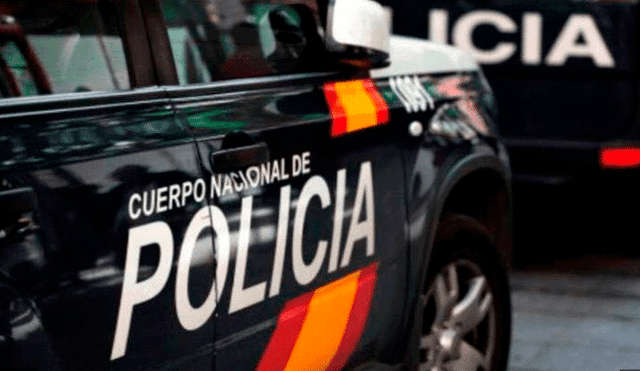 El agresor se lanzó al vacío desde una grúa tras atacar a la mujer en su vivienda en Zaragoza, España.
