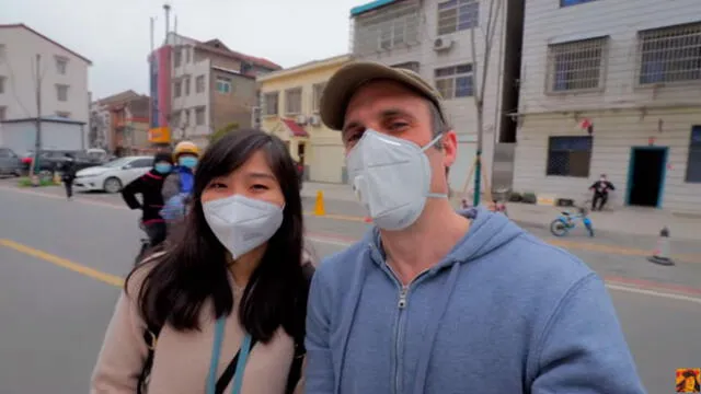 Jabiertzo y Lele, pareja de youtuber en China. Foto: captura de pantalla.