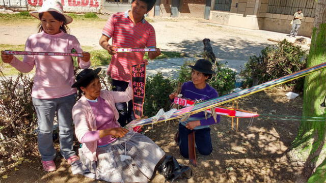Huancayo: asociación "Aucay Wuanka" realiza exhibición y técnicas de tejido de fajas 