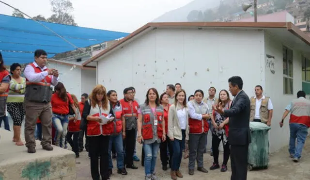 Ministra de Educación visitó colegios afectados tras huaico en Chosica