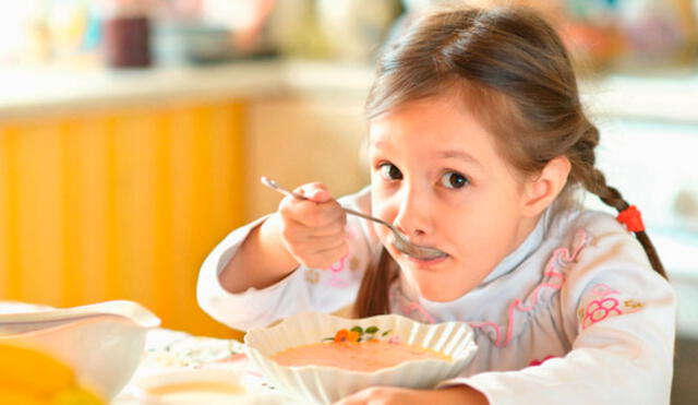 Conoce los 6 alimentos que un niño menor de 2 años jamás debería comer