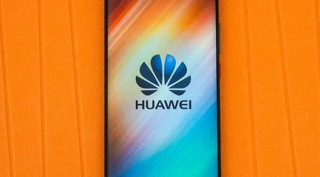 Huawei estaría trabajando un smartphone con cámara frontal oculta bajo la pantalla.