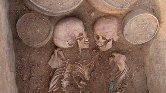 La pareja de adolescentes fue hallada en el cementerio Kyzyltau, y datan de hace 4000 años. Foto: Buketov University.