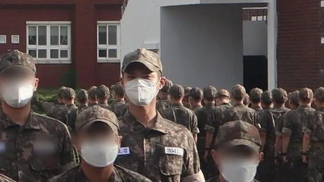 Fotografía del actor de Record of youth, Park Bo Gum cumpliendo su servicio militar. Créditos: tvN