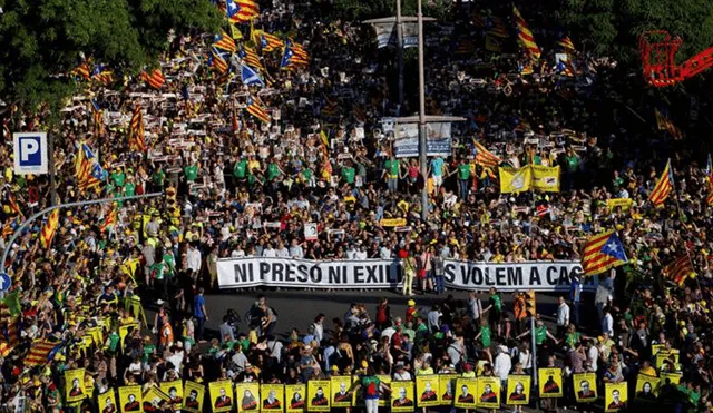 Barcelona: Multitudinaria marcha por liberación de líderes independentistas