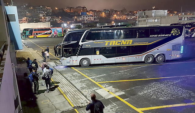 Cancelada. La venta de boletos a la ciudad de Lima quedó en suspenso en el terminal terrestre de Arequipa. Buses evitan arriesgarse a quedar varados en la Panamericana.