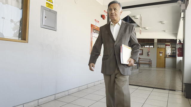 Tacna: Fiscales enfrentados por sentencia a congresista Martorell