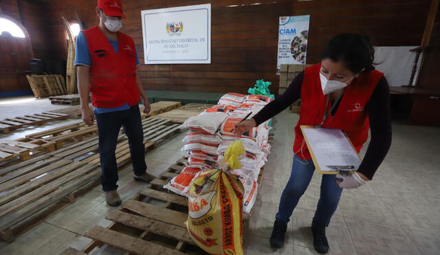 Observan nuevamente entrega de canastas en Huanchaco