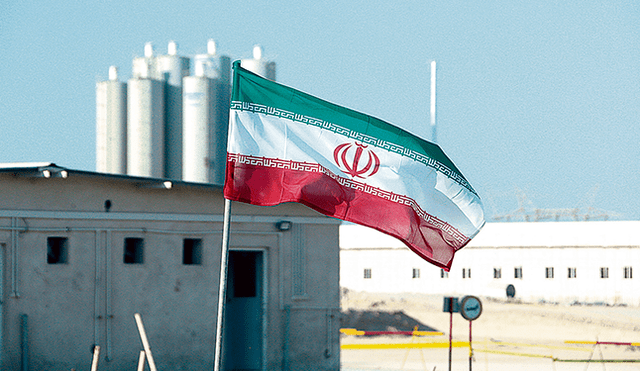 Reactor. Central iraní ubicada en Bushehr, en donde se estarían realizando intensos trabajos con energía nuclear.Comisión. Encargados del juicio político llegan al Senado. (Foto: AFP)