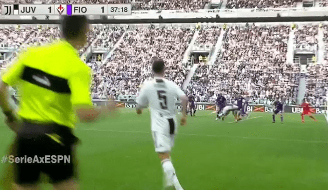 Juventus vs Fiorentina: Alex Sandro se lanzó de ‘palomita’ y decretó el 1-1 [VIDEO]