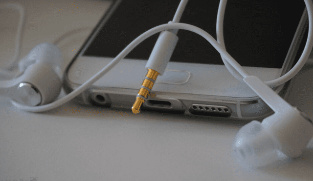 Los audífonos con cable tienen distintos Jack que nos revela las funciones que puede cumplir. Foto: Google.