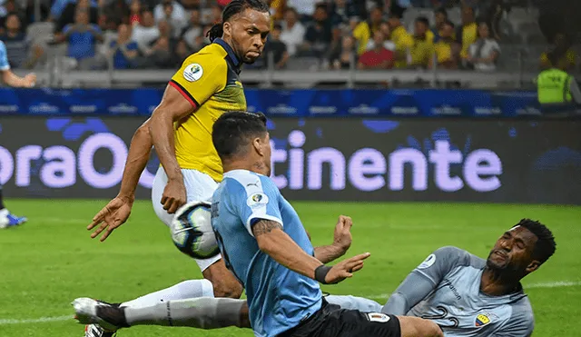 Uruguay vs. Ecuador: Arturo Mina estiró la goleada con un autogolazo [VIDEO]