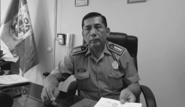 Las autoridades lambayecanas reconocieron la labor altruista del coronel PNP, Elmer Guimarey. Foto. La República