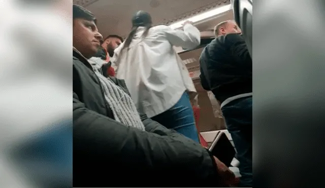 No le ceden el asiento y mujer protagoniza acalorada discusión con pasajeros dentro de un tren [VIDEO]